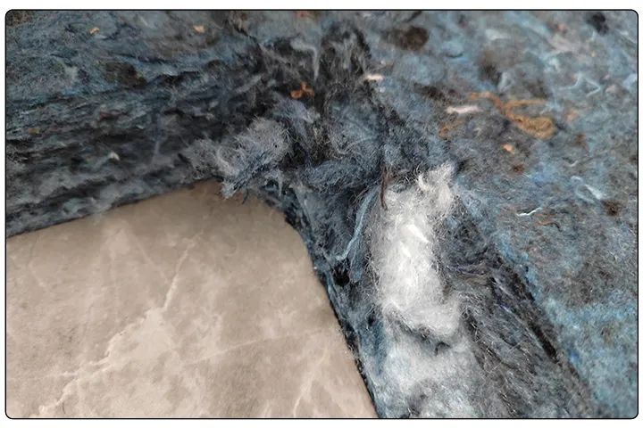 回收棉制汽車蓋板“氣味太大”？測試噴霧除臭效果！