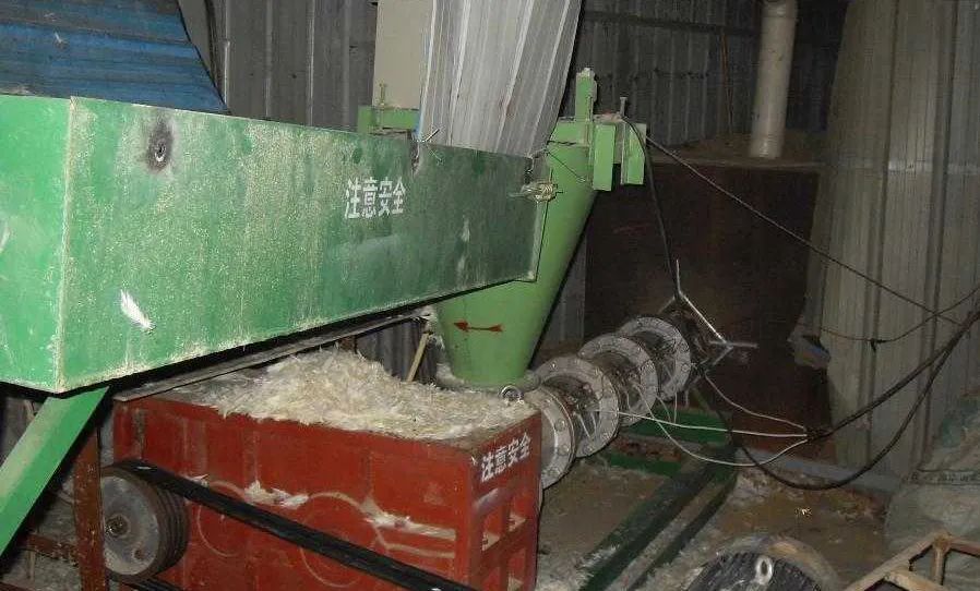 羽毛粉加工腥味、苦味、惡臭味混雜，看工業(yè)除臭劑如何快速除臭！