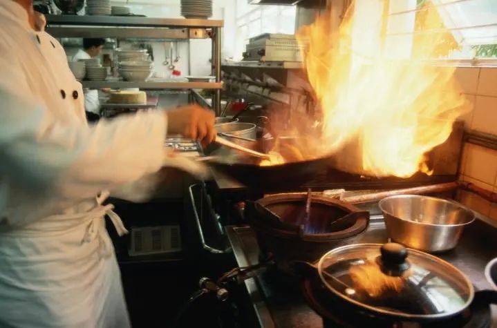 警惕餐飲油煙異味！北京執(zhí)行《排放標(biāo)準(zhǔn)》，最高罰款100萬(wàn)！