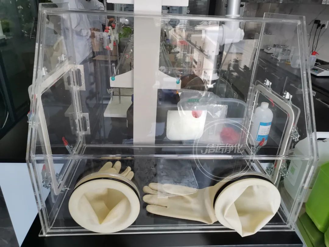  涉及多個行業(yè)！“揭秘”<a href='/' style='color: blue;' target='_blank'>工業(yè)除臭劑</a>是怎樣生產(chǎn)？帶你走進(jìn)實驗研發(fā)中心！.jpg