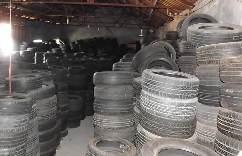 潔匠凈化·的凈工業(yè)除臭劑_廢舊輪胎煉油廢氣污染，車間惡臭問題可利用潔匠凈化除臭劑解決