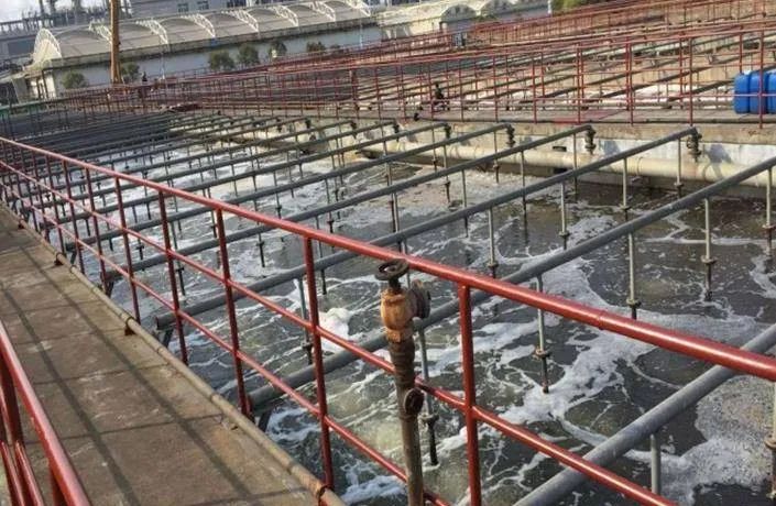 化工廠污水、污泥“臭氣熏天”遭投訴，該如何解決？